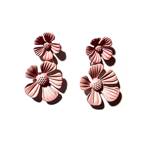 NWT Daisy Drop Statement Earrings in Warm Pink - Picture 4 of 5
